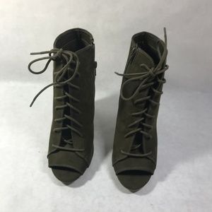 Women's Front Stacked Heels from Bamboo sz. 8